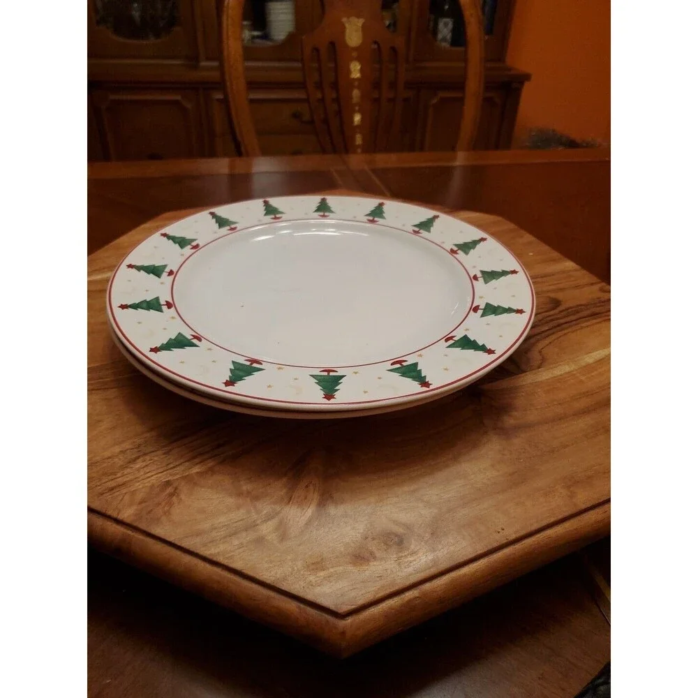 2 Dinner Plate Magic of Santa by SAKURA